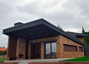 Vivienda unifamiliar con piscina en Oleiros