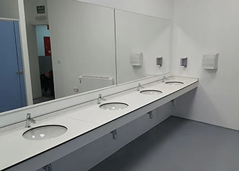 Adecuación de vestuarios en el Coliseum de A Coruña