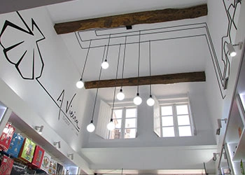 Rehabilitación de vivienda y local comercial en Santiago de Compostela